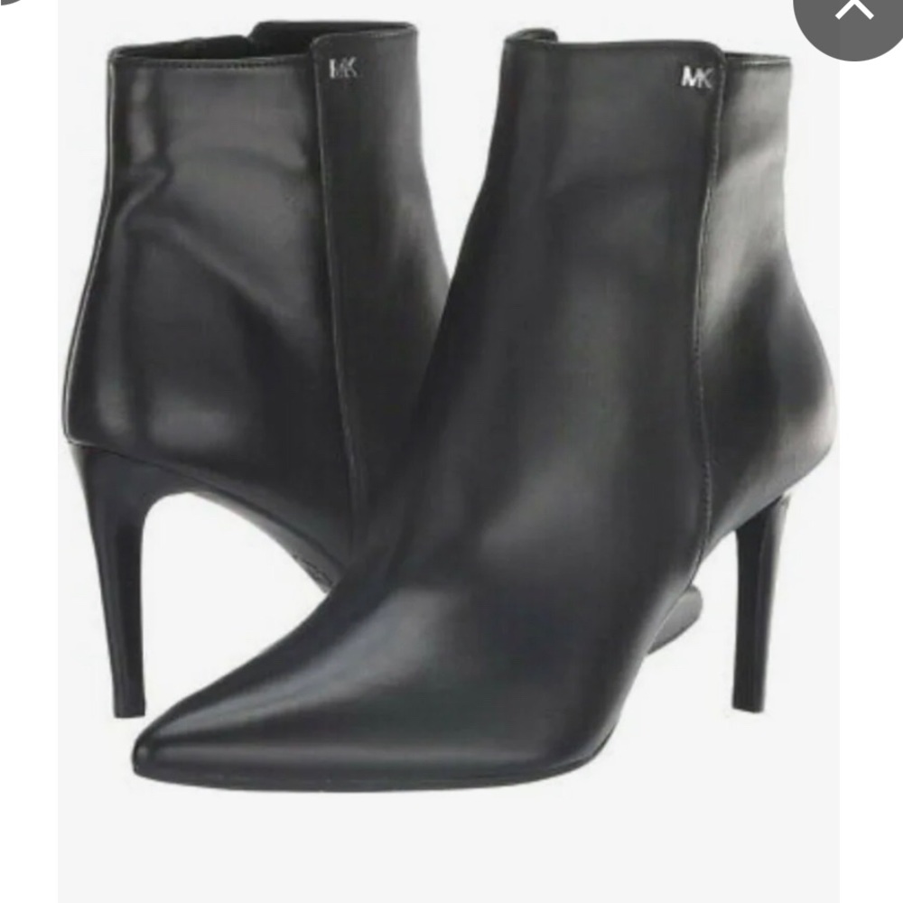 Womens Michael Kors Dorothy Flex Mid Bootie Ankle Boots, Black